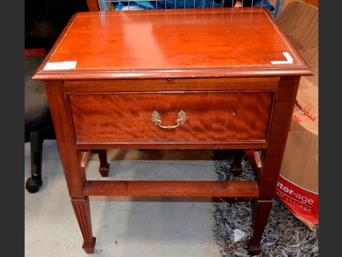 MAHOGANY INLAID SINGLE DRAWER BEDSIDE PEDESTAL, 62 x 45 x 67cm [Additional space for another drawer, 1 drawer needed]