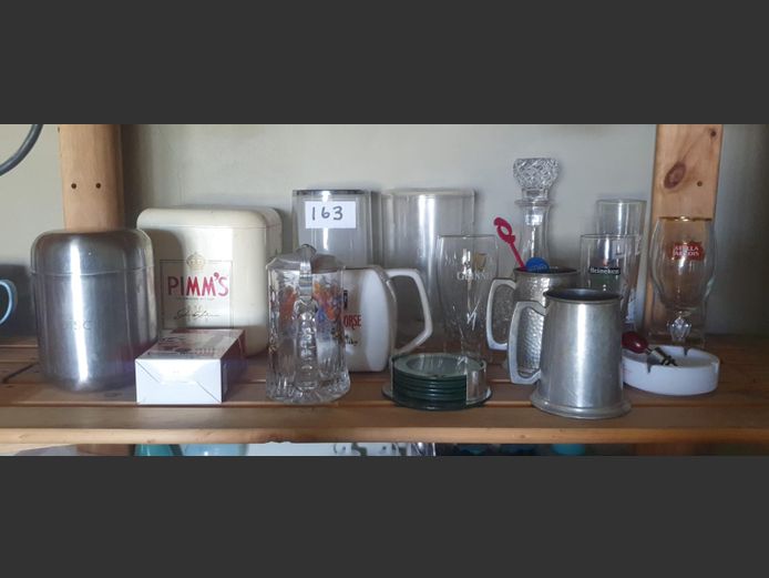 LOT: GLASS DECANTER WITH STOPPER, BEER GLASSES, etc