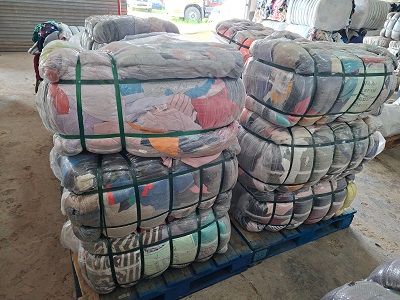 Assorted ladies light sweaters, T-shirts and mix 70kg