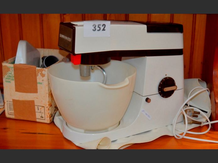 KENWOOD MIXER [Switches on, untested further]