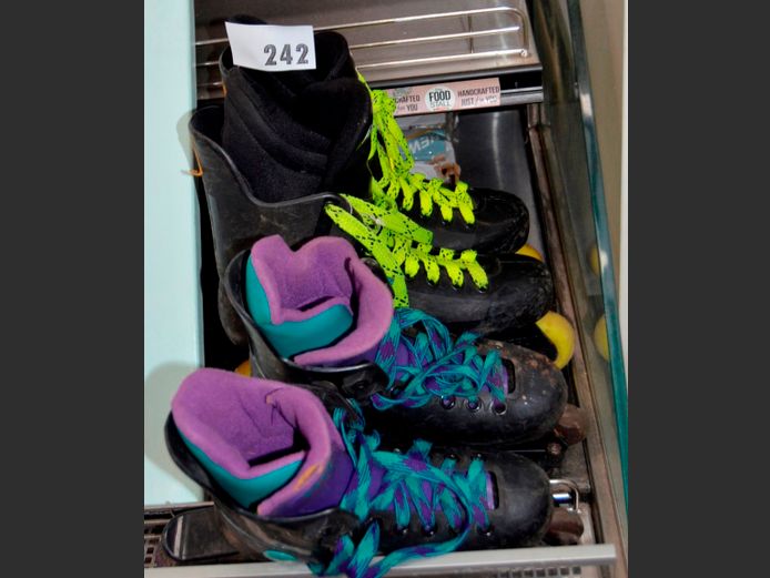 LOT: 2 x PAIRS ROLLER BLADES