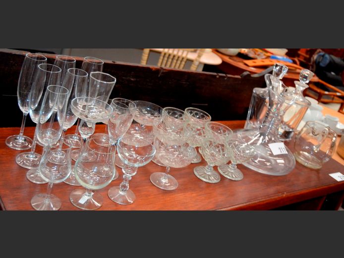 WINE DECANTER, DECANTERS WITH STOPPERS, CHAMPAGNE COUPES, VASES, etc