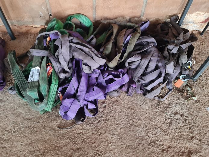 19 X VARIOUS SLINGS