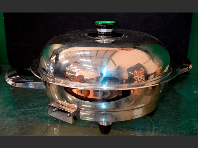 AMC CLASSIC STAINLESS STEEL ELECTRIC FRYING PAN [As new], 34cm Diameter