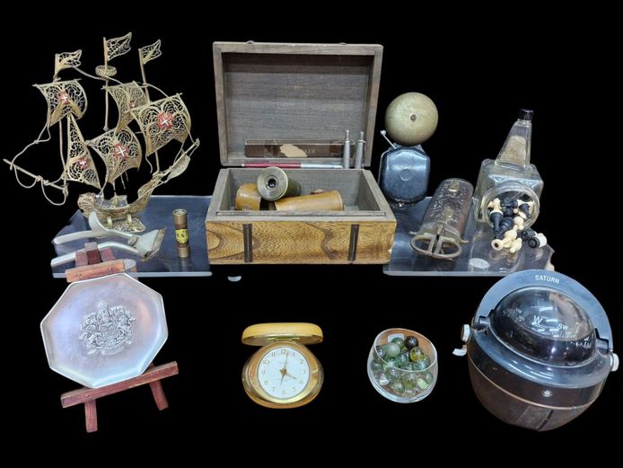 Assorted Vintage Collectibles Joblot
