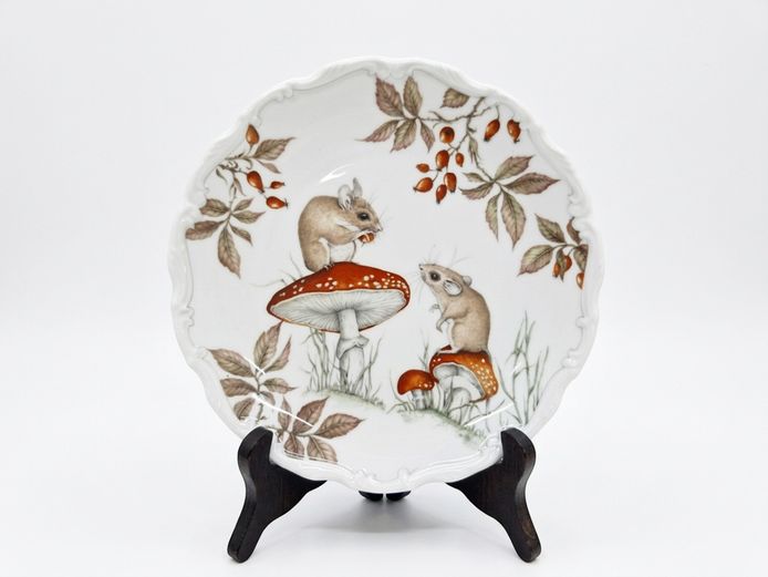 Royal Albert 1987 "Autumn Playtime" Bone China Collector Plate