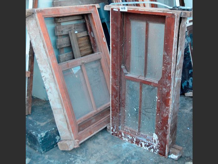 LOT: 2 x MERANTI SASH WINDOWS, 120 x 90cm & 120 x 74cm