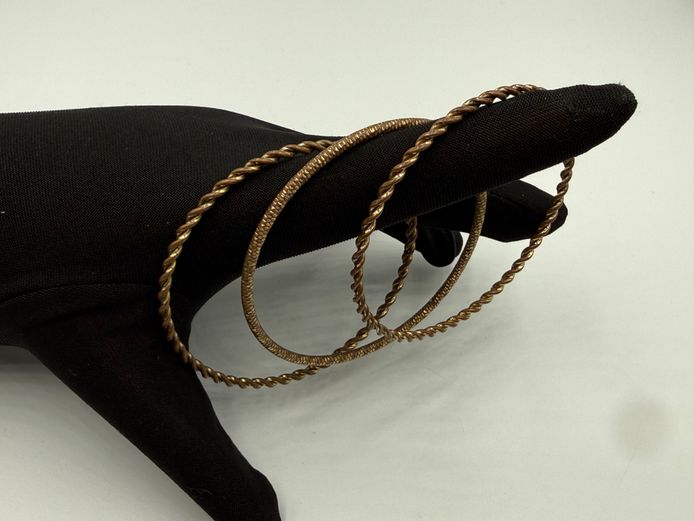Set of 3 metal bangles