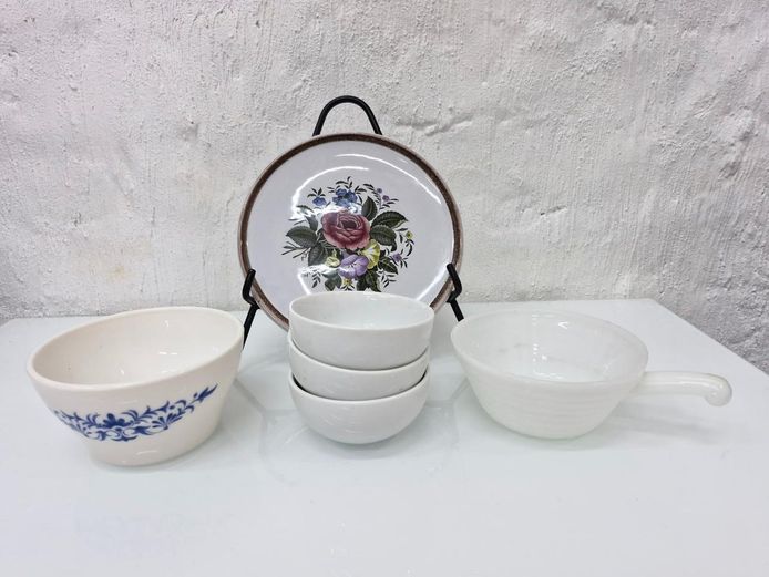 Ceramic & Milk Glass Lot - 6 Pieces Inc. Pyrex & Fire-King