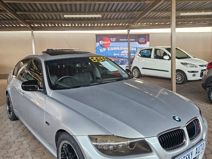 🚗  2011 BMW 320i Motorsport Edition