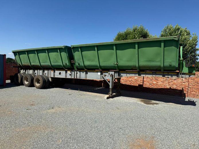 TOP TRAILERS 24 CUBE SIDE TIPPER