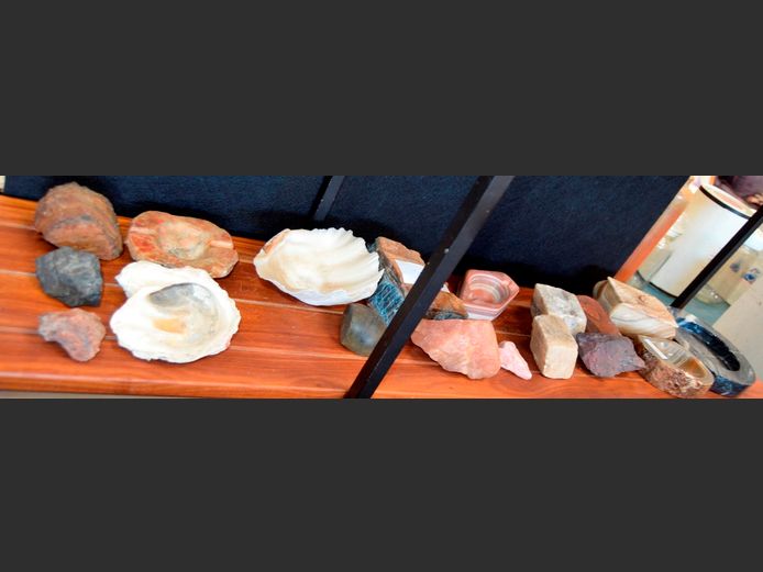 MARBLE LIDDED JEWELLERY BOX [Chipped], CLAM SHELL, etc