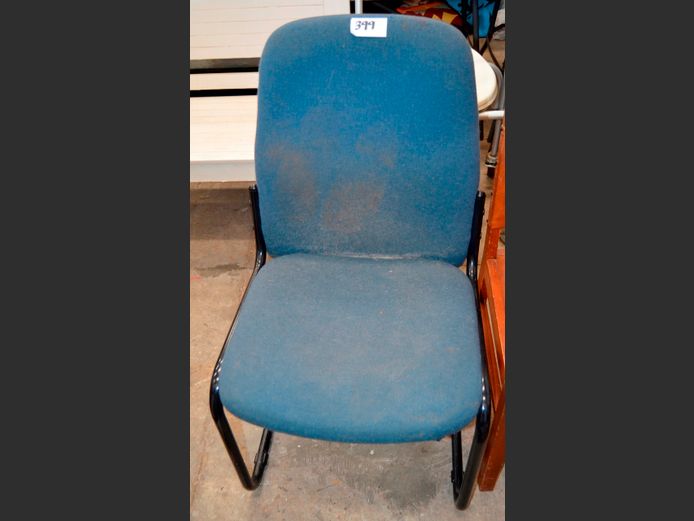 BLUE SLEIGH BASE VISITOR'S CHAIR