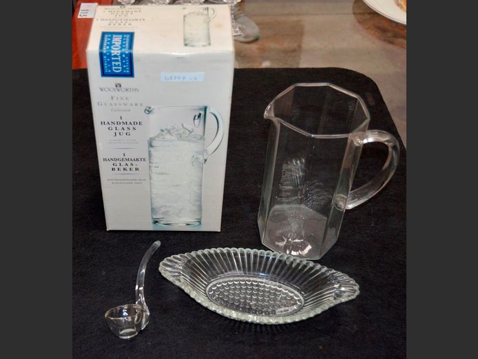 LOT: 2 x GLASS JUGS, GLASS SWEETS DISH, etc