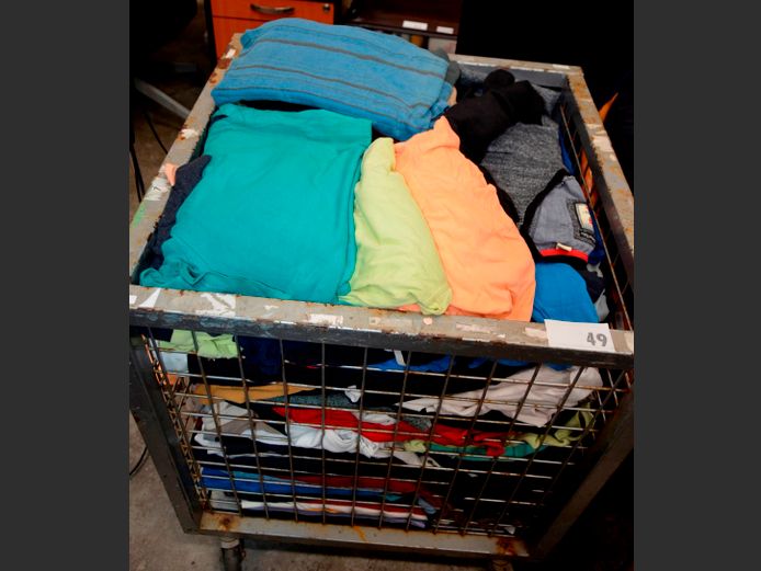 LOT: T-SHIRTS & GOLF SHIRTS [Sizes 4XL & 5XL] [Excl. bin]