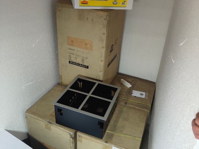 5 X BOXES LIGHT