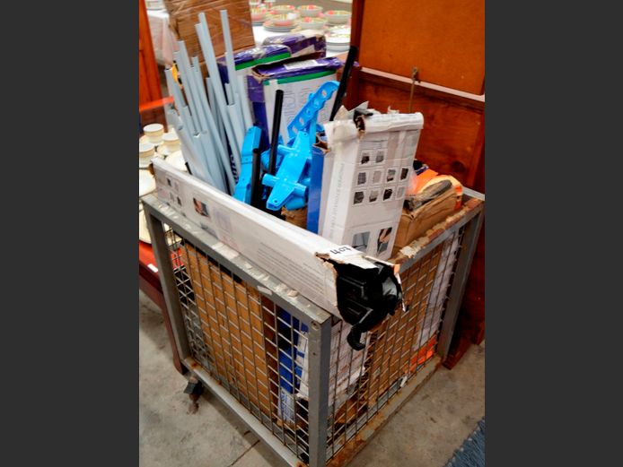 CLOTHING RAILS, DRYING RACKS, etc [Incomplete] [Excl. Bin]