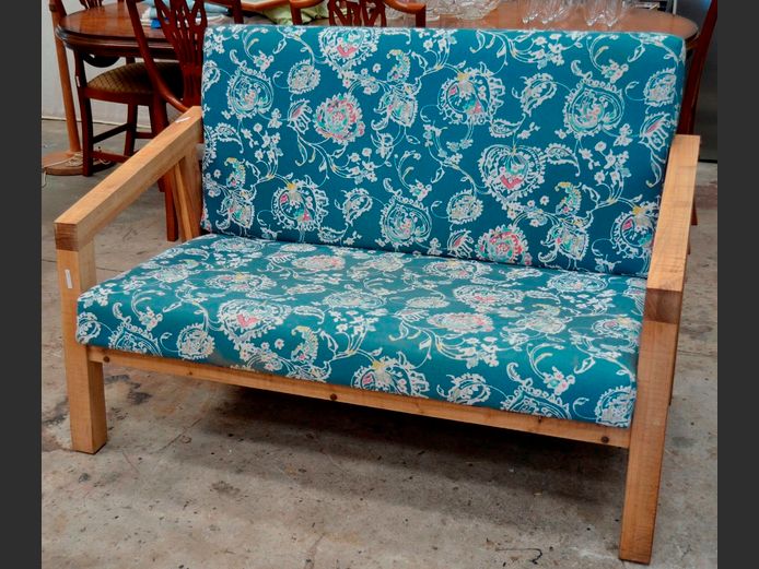 PINE FRAMED 2-SEATER COUCH, 140 x 80cm