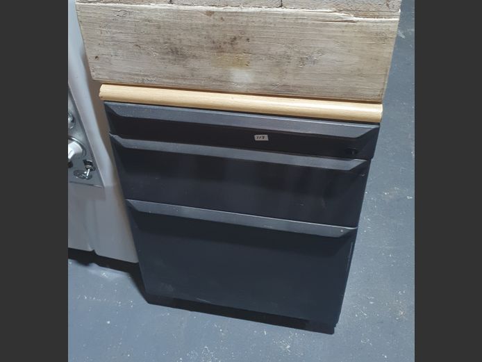 OAK FINISH 3-DRAWER OFFICE PEDESTAL, 78 x 41 x 62cm