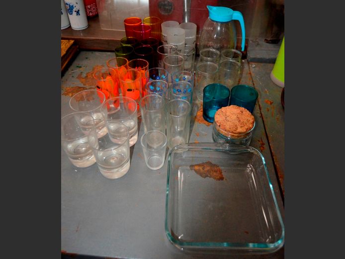 WATER JUG, ASSORTED DRINKING GLASSES, GLASS OVEN DISH, etc