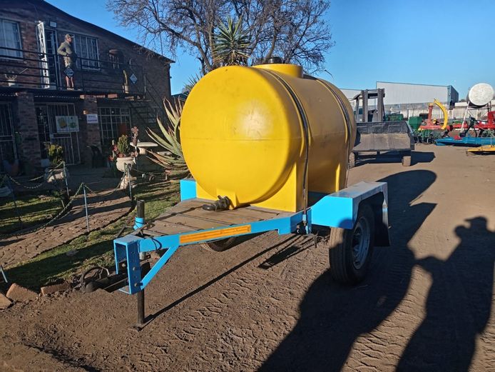 SINGLE AXLE DIESEL TRAILER