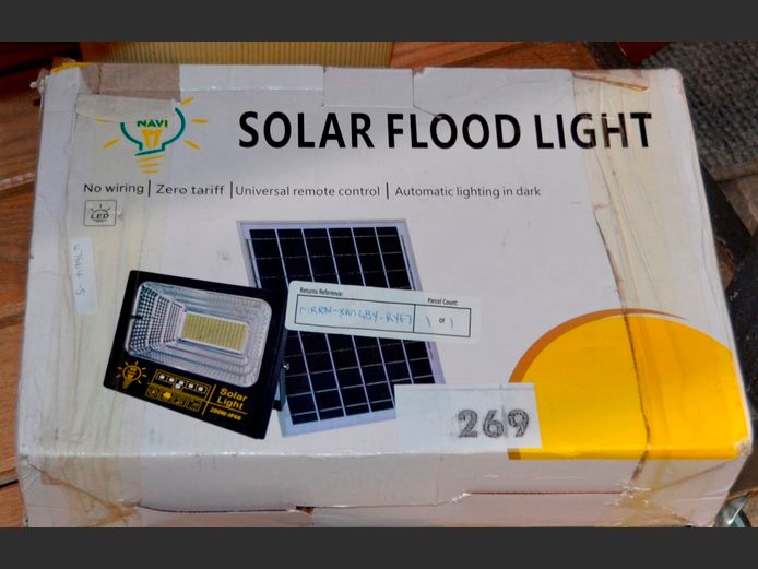 200W SOLAR FLOODLIGHT [Untested]