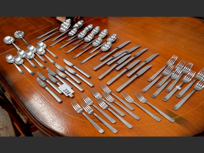 STAINLESS STEEL 54-PIECE CUTLERY SET