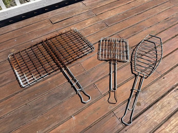 Lot of foldable stainless steel braai grids