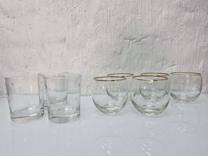 Mid-Century Modern Barware Set: 4 Etched Atomic Starburst Tumblers & 4 Gold-Rim Roly Poly Glasses