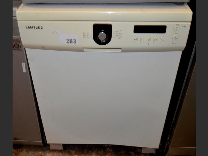 SAMSUNG DISHWASHER [Switches on, untested further, dented]