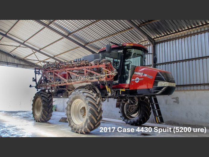 Case patriot 4430 selfloper spuit