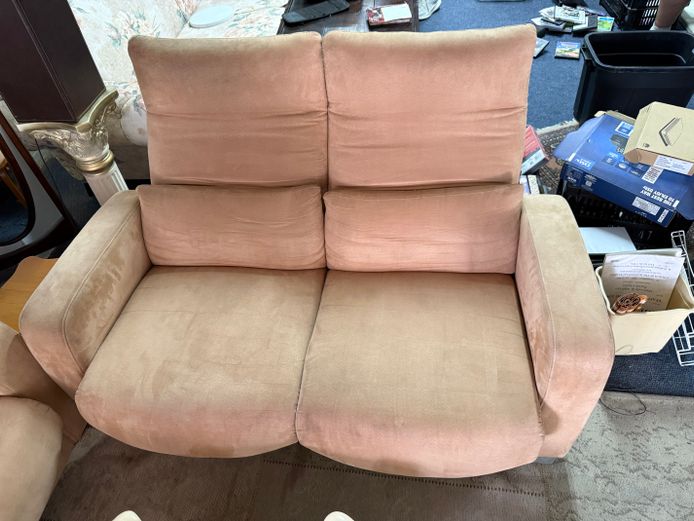 2x 2-Seaters , 1x 1-seater + Ottoman Lounge Suite 