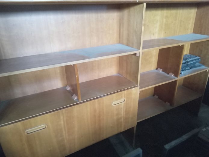 Wooden display cabinet unit