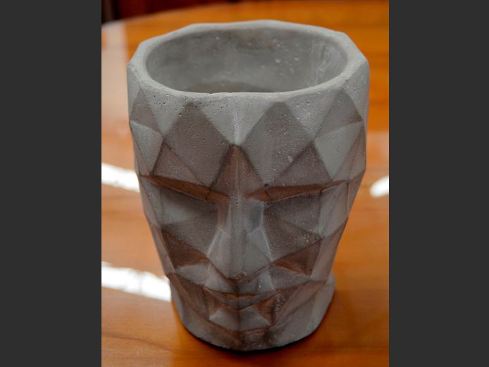 PRICE & SONS CONCRETE "FACE" PLANTER, 17 x 15 x 18.5cm