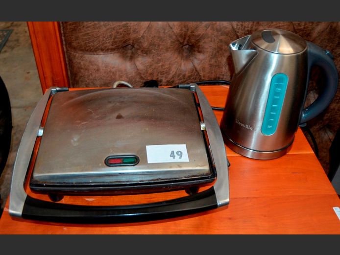 BREVILLE STAINLESS STEEL CORDLESS KETTLE & A RUSSELL HOBBS SNACKWICH MAKER [Switch on]