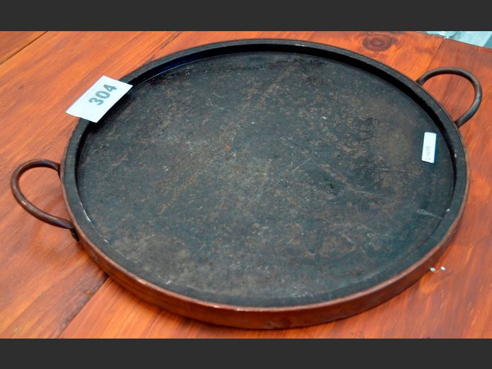 COPPER BASE CAST IRON SKILLET, 38cm Diameter