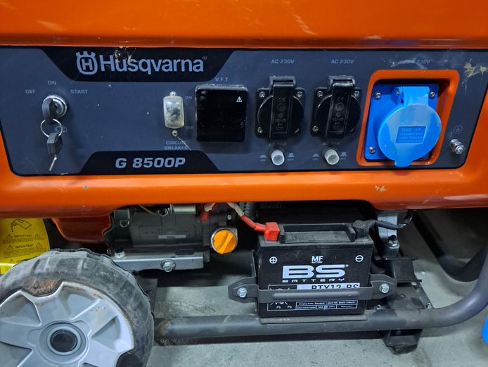 H Husquarna G8500P (Generator)