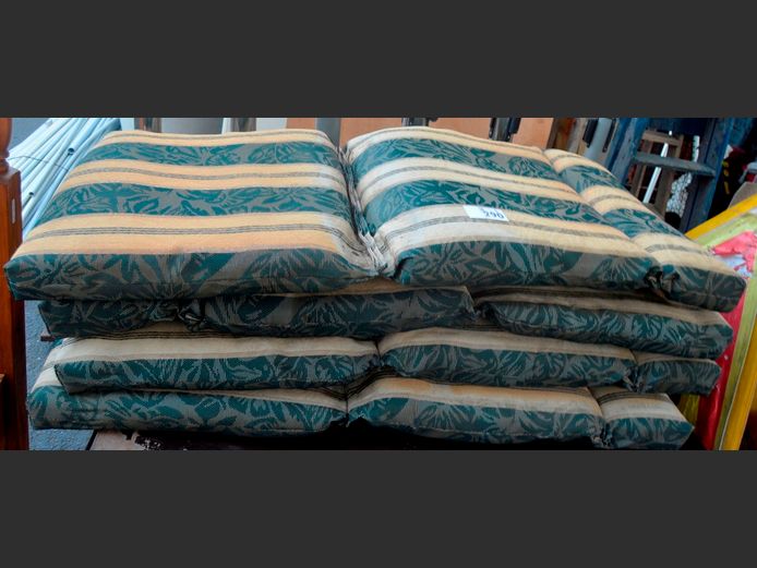 SET OF 4 PATIO CHAIR CUSHIONS