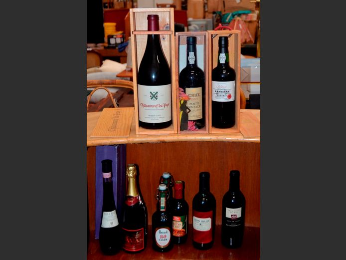 LOT: COLLECTABLE WINES [Condition of contents unknown]