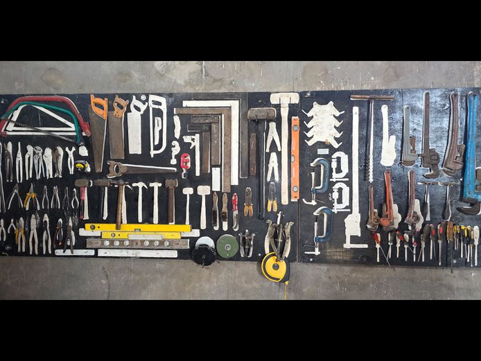 Rak met spanners, tang en skroewedraaier