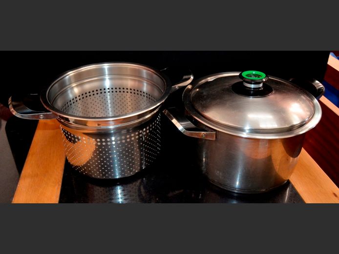 AMC CLASSIC STAINLESS STEEL DOUBLE PASTA POT WITH LID, 27cm Diameter