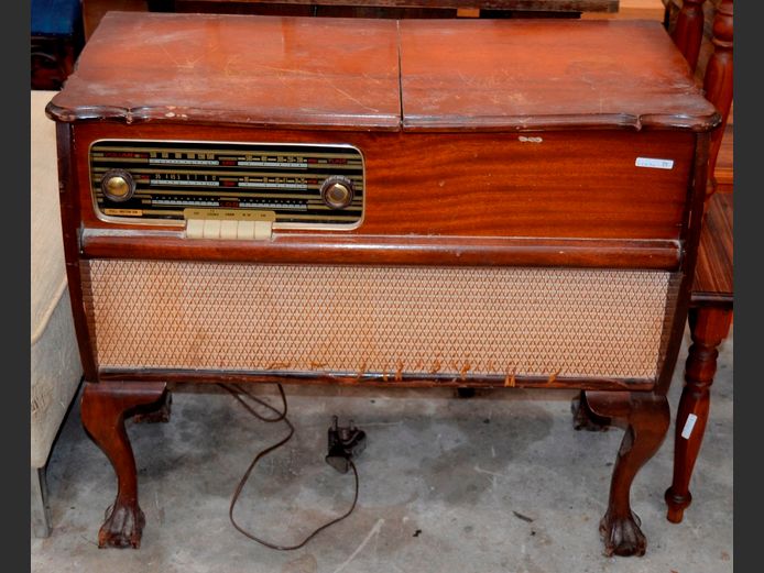IMBUIA BALL & CLAW RADIOGRAM CABINET, 84 x 39 x 73cm [Switches on, scuff marks]