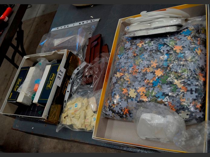 TRIVIAL PURSUIT, PUZZLE, etc [Unchecked]