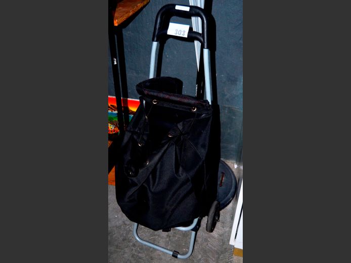 SHOPPING TROLLEY