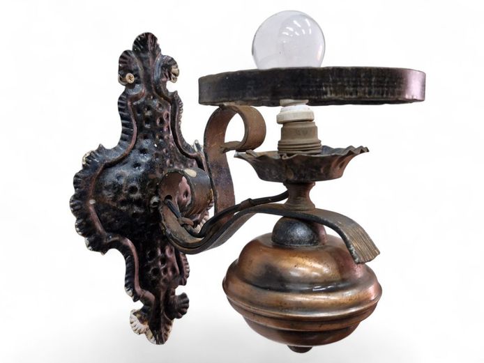 Vintage Ornate Metal Wall Sconce Light