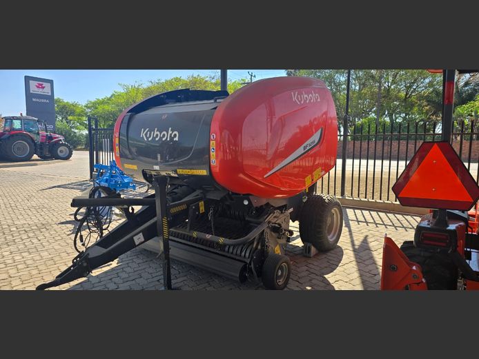 Kubota BF3255 round net baler Demo
