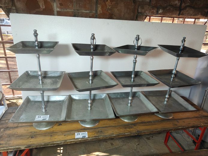 4 X DESSERT STANDS
