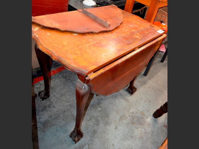 IMBUIA BALL & CLAW DROPLEAF TABLE, 137 x 100 x 77cm [In need of restoration]