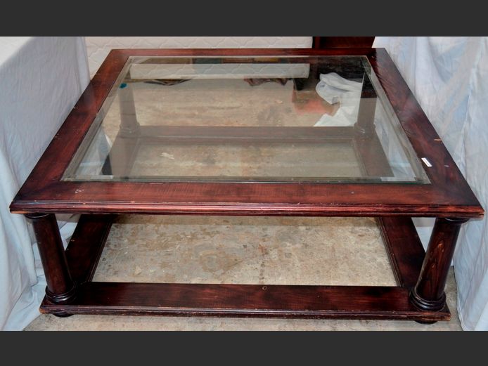 MAHOGANY BEVELLED GLASS TOP COFFEE TABLE, 120 x 120 x 43cm