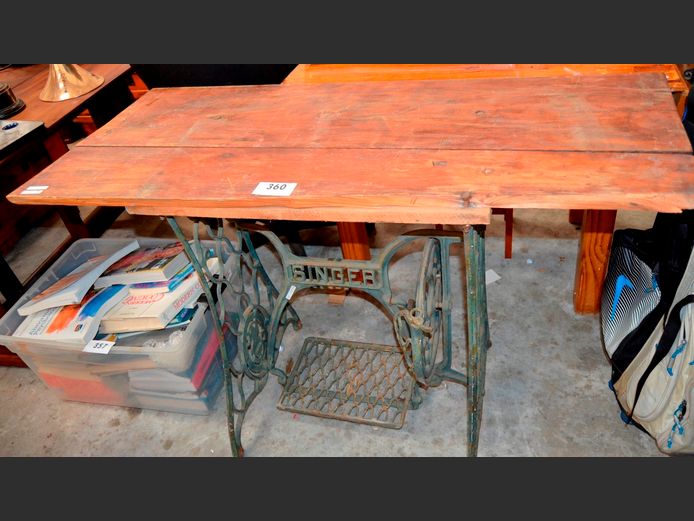 SINGER CAST IRON & WOOD TABLE, 119 x 51 x 75cm [Top damaged]